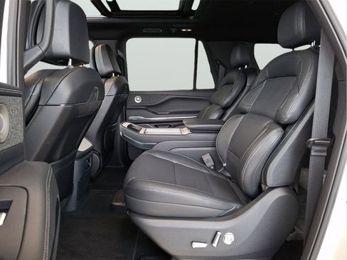 New 2025 Lincoln Navigator L Reserve w/ Jet Appearance Package AWD/4WD image 5