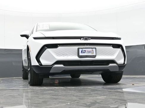 New 2025 Chevrolet Equinox EV LT image 52