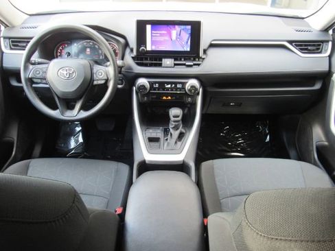 Used 2025 Toyota RAV4 XLE image 3