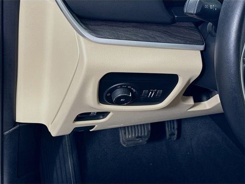 Used 2022 Jeep Grand Cherokee Limited w/ Trailer Tow Prep Group (B) image 4