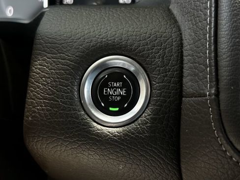 Used 2021 GMC Yukon Denali w/ Denali Ultimate Package AWD/4WD image 24