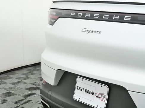 Certified 2021 Porsche Cayenne Coupe AWD/4WD image 38