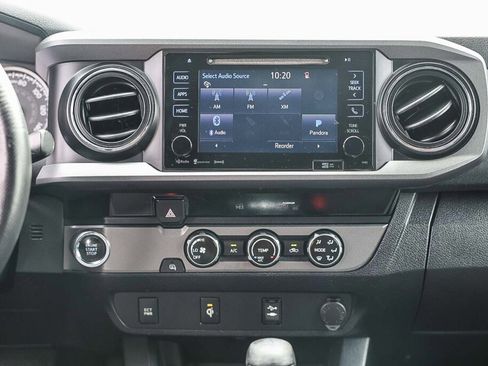 Used 2017 Toyota Tacoma TRD Sport w/ Tow Package RWD image 3