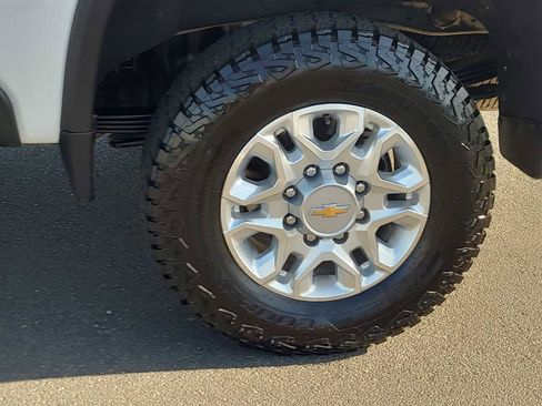 Used 2024 Chevrolet Silverado 2500 LTZ AWD/4WD image 16