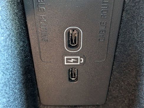 Certified 2023 Volvo XC60 B5 Ultimate image 25