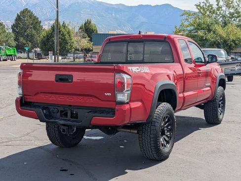 Used 2021 Toyota Tacoma TRD Off-Road w/ Technology Package AWD/4WD image 3