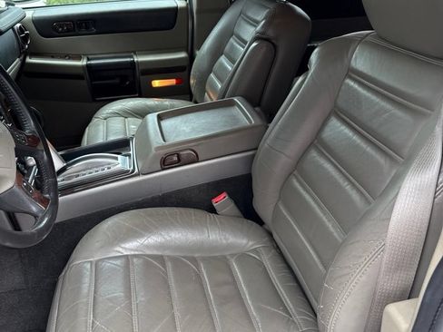 Used 2003 HUMMER H2 w/ Preferred Equipment Group AWD/4WD image 3