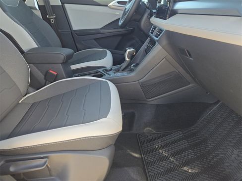 New 2026 Volkswagen Taos SE image 12