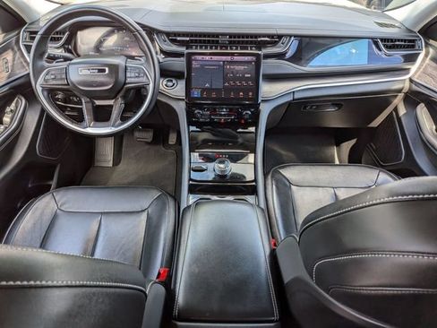 Certified 2022 Jeep Grand Cherokee L Limited AWD/4WD image 17