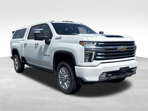 Used 2022 Chevrolet Silverado 2500 High Country w/ Technology Package AWD/4WD image 3