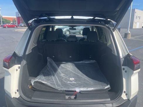 Certified 2023 Nissan Rogue SV w/ SV Premium B Package AWD/4WD image 9