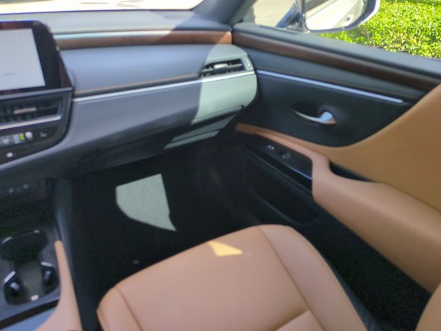 Used 2025 Lexus ES 350 w/ Premium Package FWD image 16