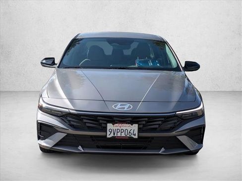 Certified 2025 Hyundai Elantra Sport FWD image 2