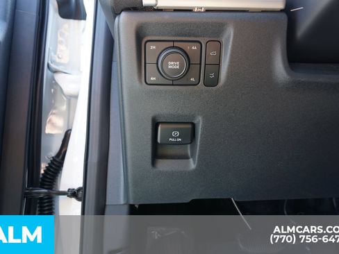 Used 2025 Ford Expedition Active AWD/4WD image 39