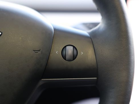 Used 2023 Tesla Model Y Long Range AWD/4WD image 34