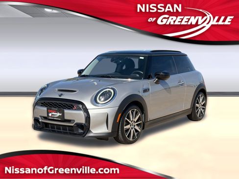 Used 2024 MINI Cooper S image 1