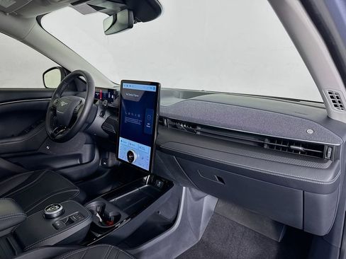 Used 2022 Ford Mustang Mach-E Premium image 31