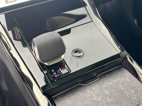 New 2025 Land Rover Range Rover Sport Dynamic SE image 18
