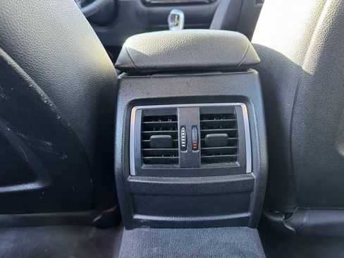 Used 2016 BMW 320i Sedan image 17