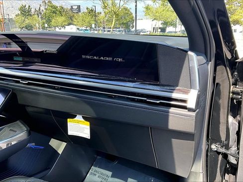 New 2026 Cadillac Escalade IQL Luxury w/ LPO, Floor Liner Package AWD/4WD image 33