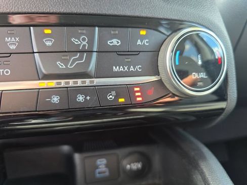 Used 2022 Ford Escape SE w/ Cold Weather Package AWD/4WD image 20