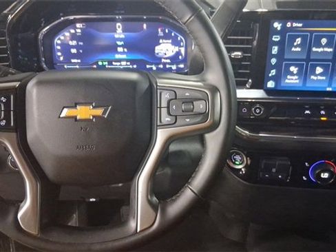Used 2025 Chevrolet Silverado 1500 LT image 12