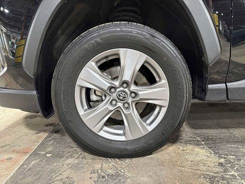 Certified 2024 Toyota RAV4 XLE w/ Convenience Package AWD/4WD image 10