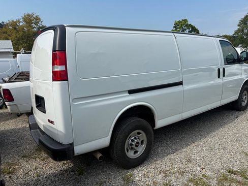 Used 2023 GMC Savana 2500 Extended w/ Driver Convenience Package RWD image 2