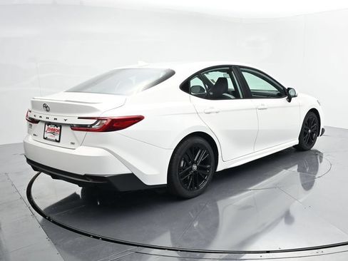 Used 2025 Toyota Camry SE w/ Convenience Package FWD image 7