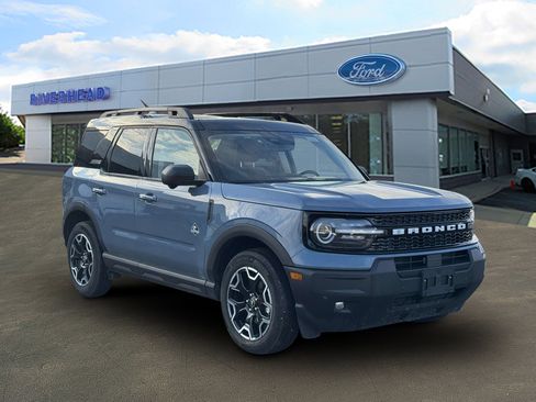 Used 2025 Ford Bronco Sport Outer Banks w/ Outer Banks Tech Package+ image 2