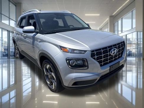 Certified 2026 Hyundai Venue SEL FWD image 2