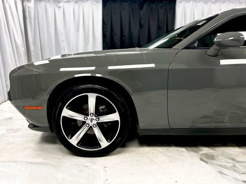 Used 2019 Dodge Challenger SXT image 10
