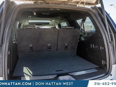 Used 2023 Chevrolet Suburban RST w/ Luxury Package image 32