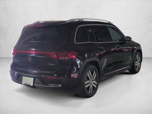 Used 2023 Mercedes-Benz EQB 300 4MATIC image 5