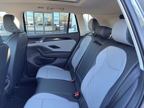 New 2026 Volkswagen Tiguan SE image 13