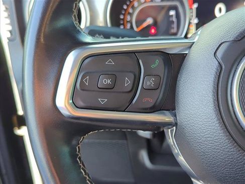 Used 2022 Jeep Wrangler Unlimited Sahara AWD/4WD image 12