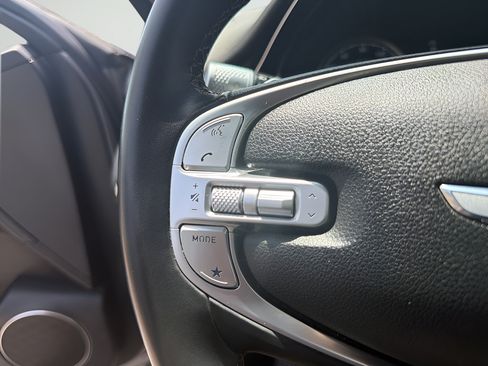 Used 2025 Genesis GV70 2.5T AWD/4WD image 32