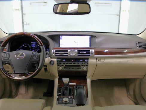 Used 2017 Lexus LS 460 w/ Comfort Package RWD image 51