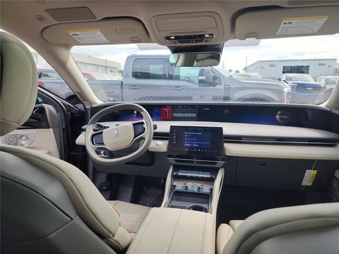 New 2025 Lincoln Nautilus Reserve image 22