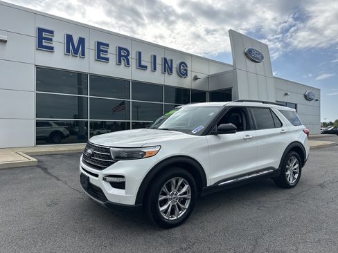 Used 2024 Ford Explorer XLT w/ Equipment Group 202A AWD/4WD image 1