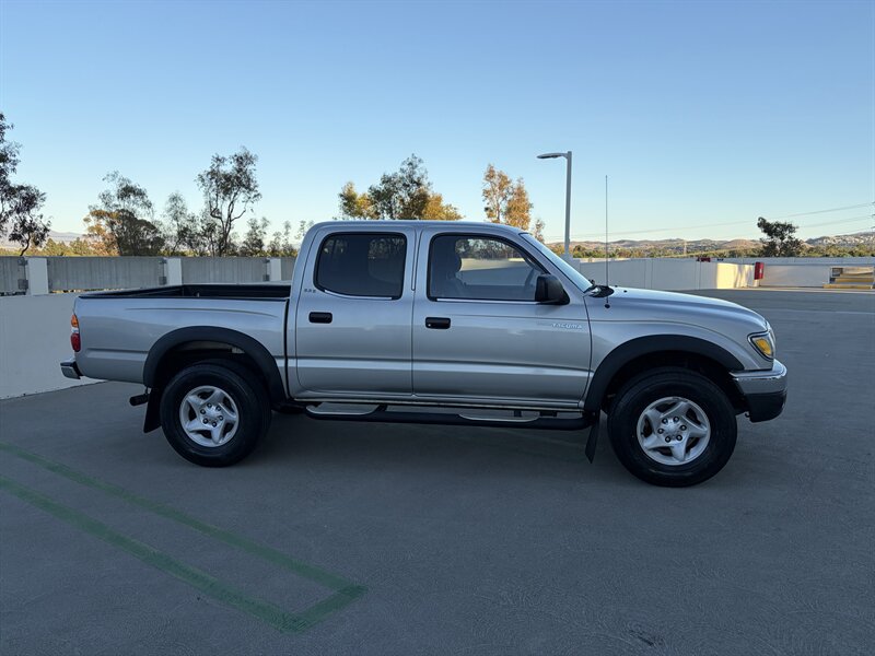 Used 2002 Toyota Tacoma PreRunner w/ SR5 Pkg w/ Chrome Pkg RWD image 2