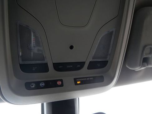 Used 2017 Chevrolet Impala LT image 30