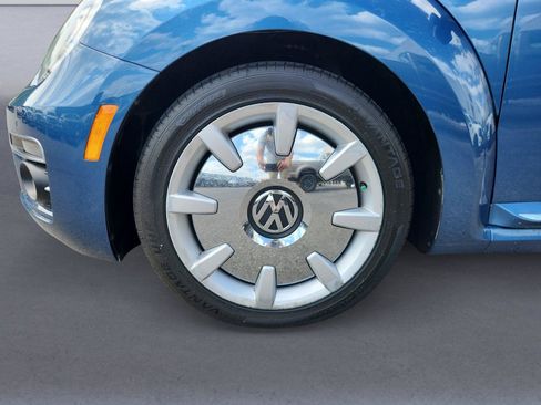 Used 2018 Volkswagen Beetle 2.0T SE w/ SE Premium Package FWD image 9