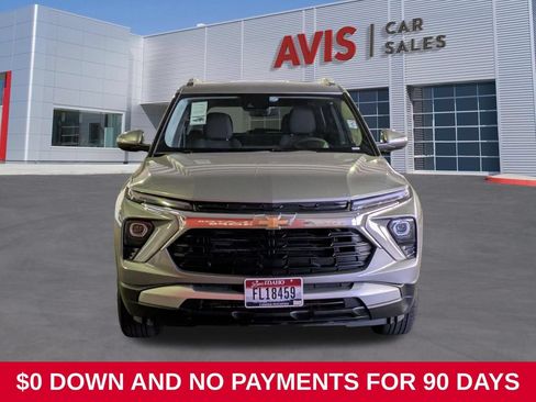 Used 2025 Chevrolet TrailBlazer LT AWD/4WD image 2