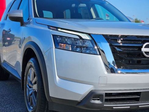 New 2025 Nissan Pathfinder SV image 7
