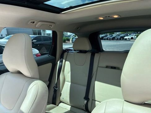 Used 2016 Volvo XC60 T6 w/ Proximity Package AWD/4WD image 4