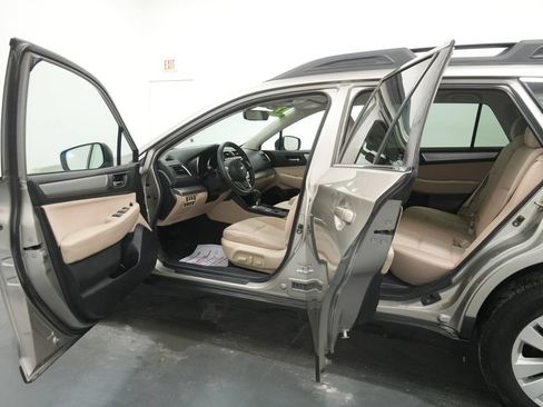 Used 2019 Subaru Outback 2.5i Premium AWD/4WD image 19