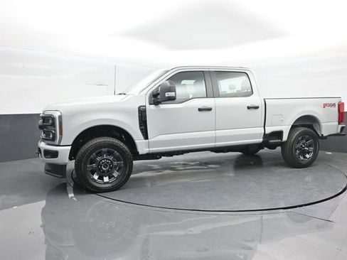 New 2026 Ford F250 4x4 Crew Cab Super Duty image 4
