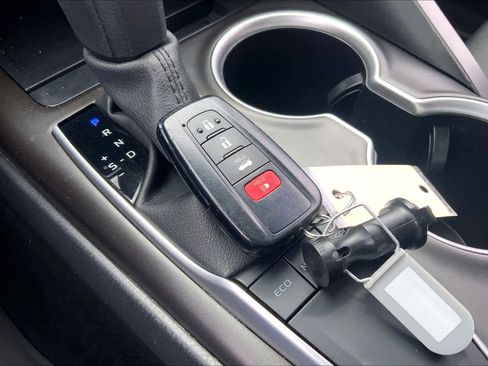 Used 2024 Toyota Camry LE w/ Convenience Package FWD image 15