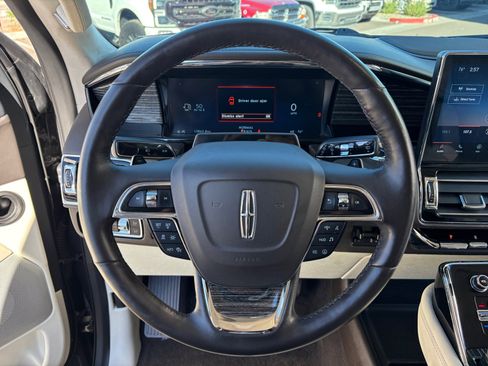 Used 2022 Lincoln Navigator Black Label image 9